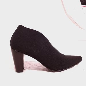 STUART WEITZMAN Black Elastic Western Style Bootie